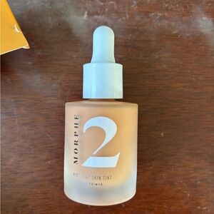 Morphe 2 Hint Hint Skin Tint - Light Beige